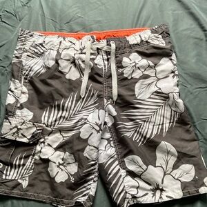 Arizona L swimming shorts, great condition!